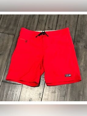 Patagonia Stretch Wavefarer Board Shorts in Brilliant Red - Size 38
